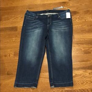 NWT SEVEN7 CAPRI LUXE JEANS SZ 20